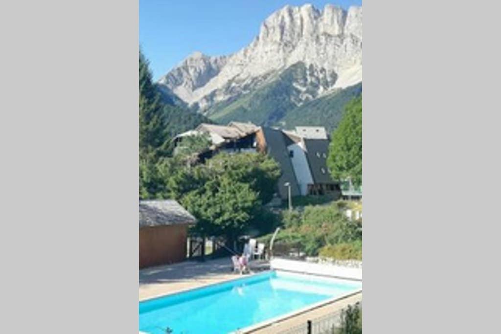 Petit Studio Mansarde 18 M2 Avec Navette Gratuit Aux Pistes De Ski Gresse-en-Vercors Exterior foto